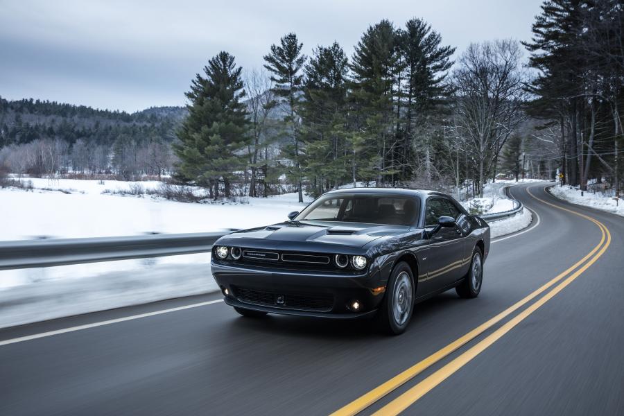  Dodge Challenger GT AWD 2016 года  (фото 17 из 33)